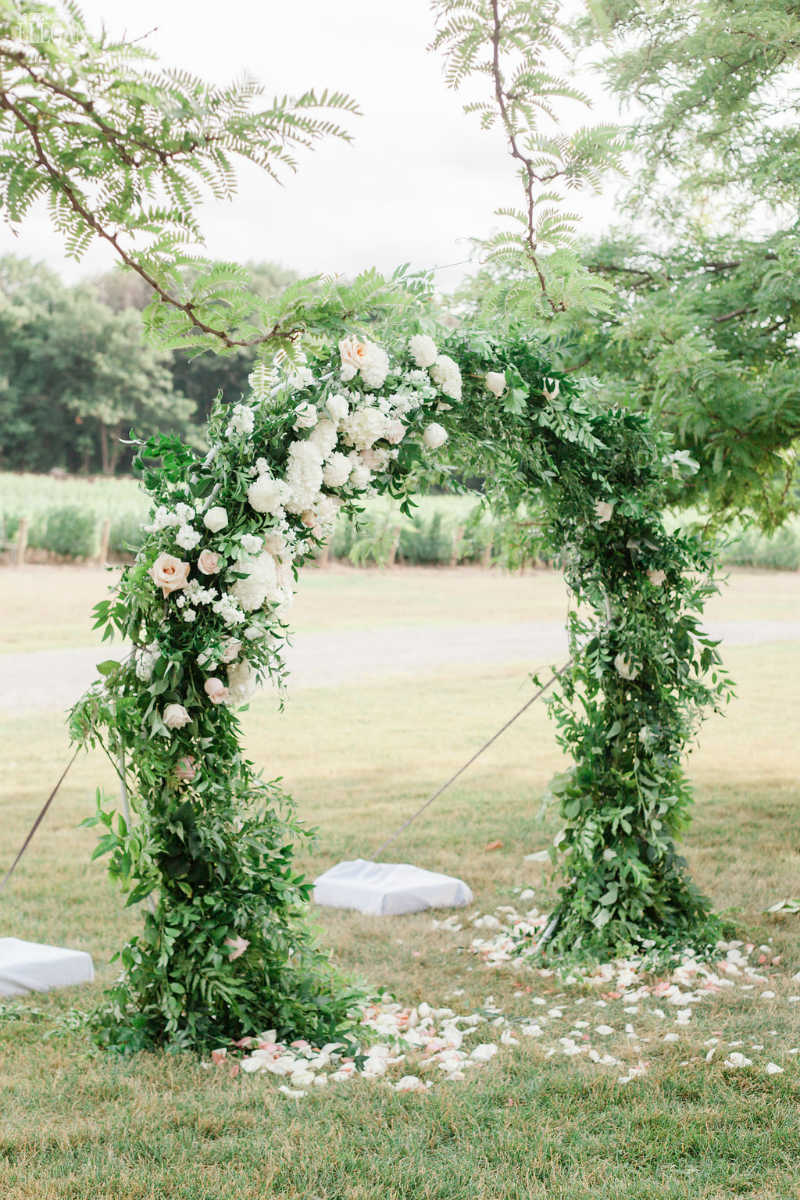 15 Wedding Arches for your Ceremony | Elegant Wedding Directory