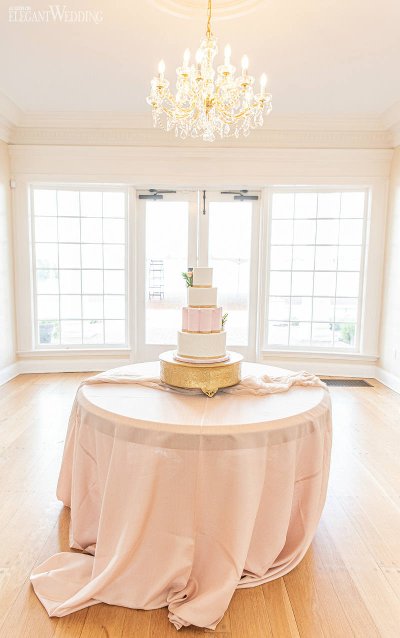 pink wedding cake for a romantic wedding theme