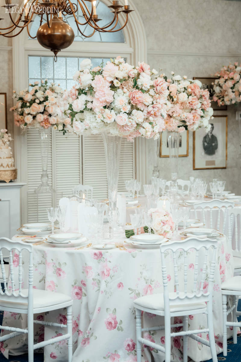 pink and white wedding table decor
