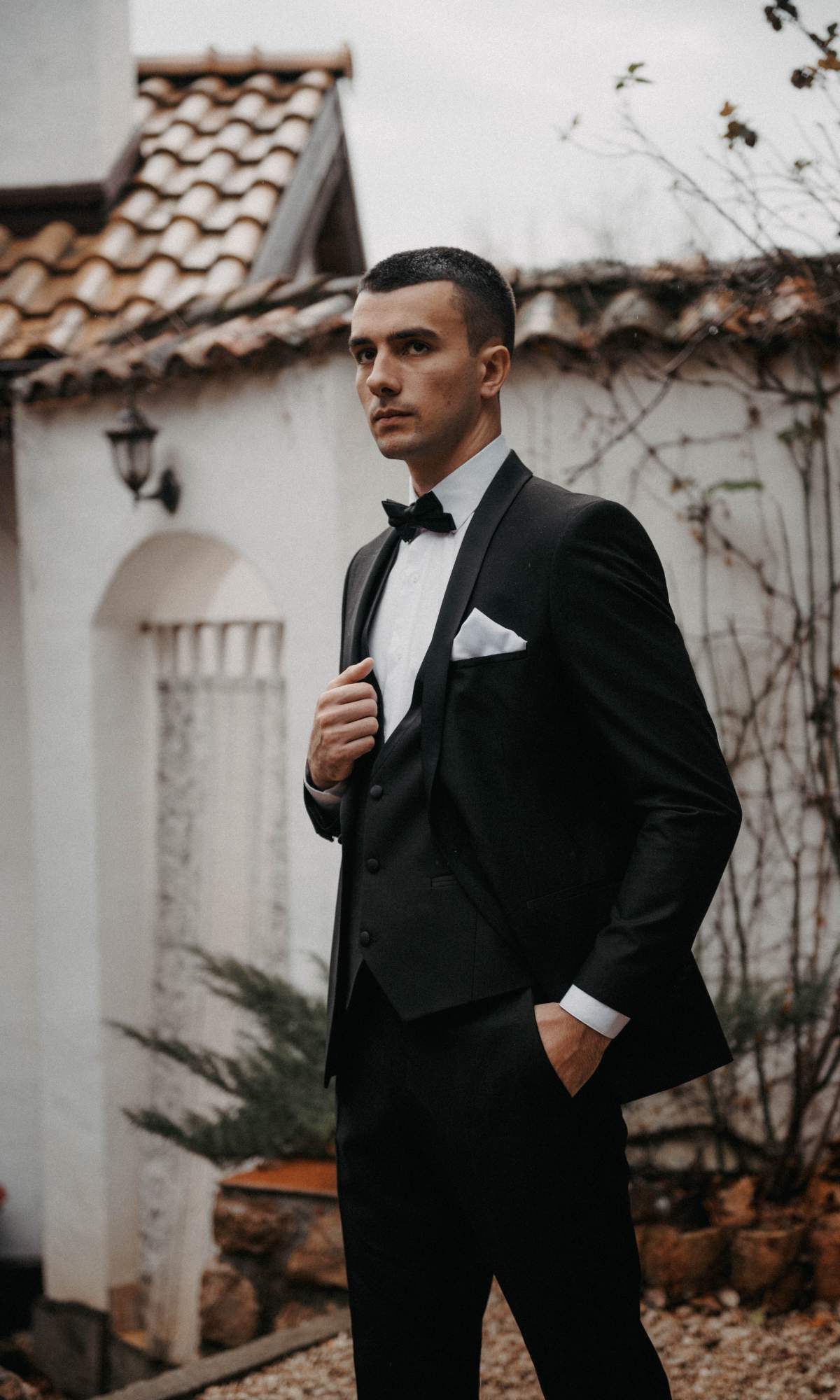 a black tuxedo for your wedding