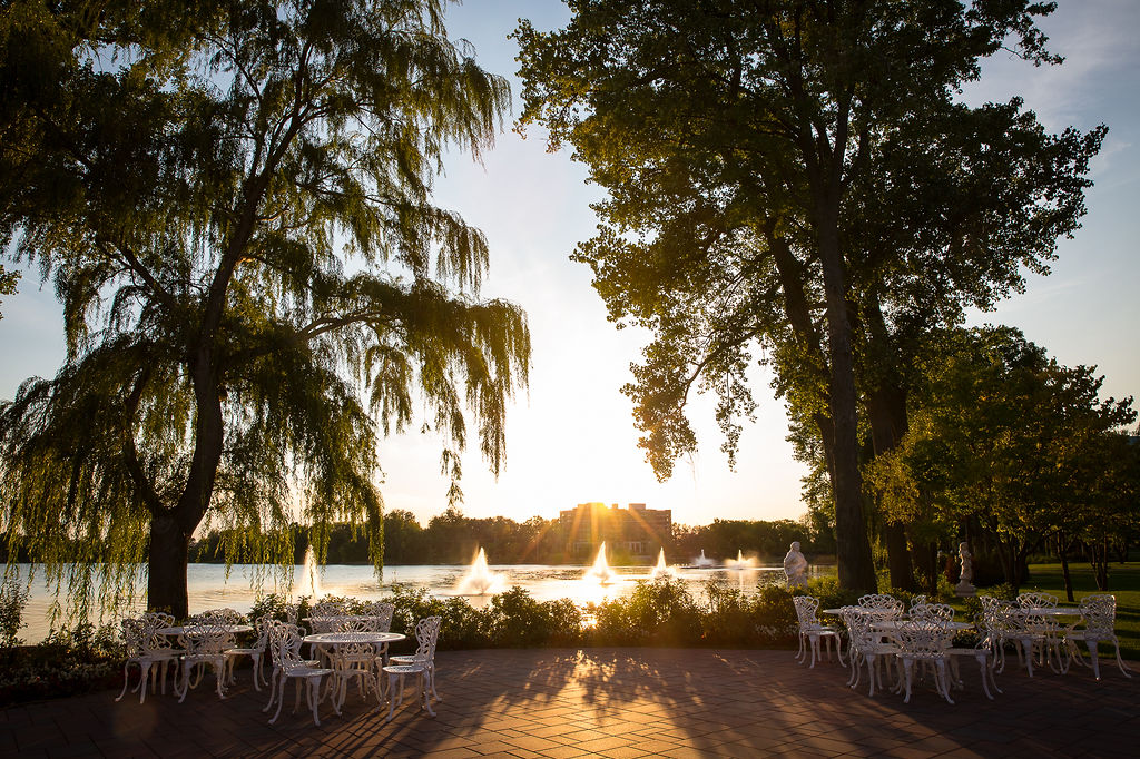 chateau vaudreuil for a beautiful wedding by the water